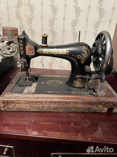 Швейная машинка zinger