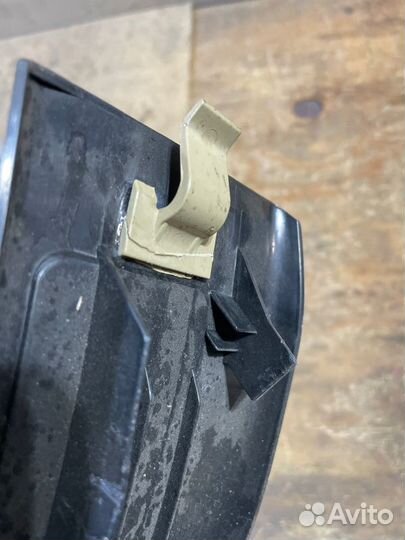 Накладка на порог салона задняя левая