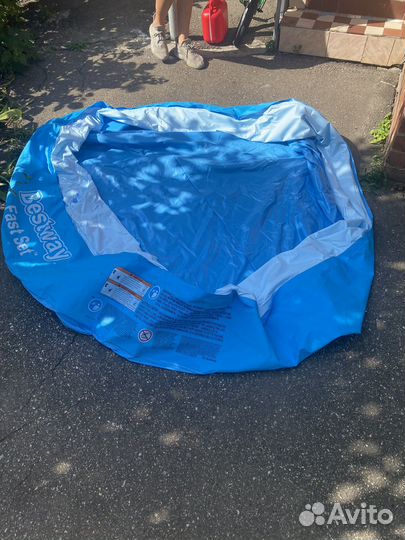 Надувной бассейн