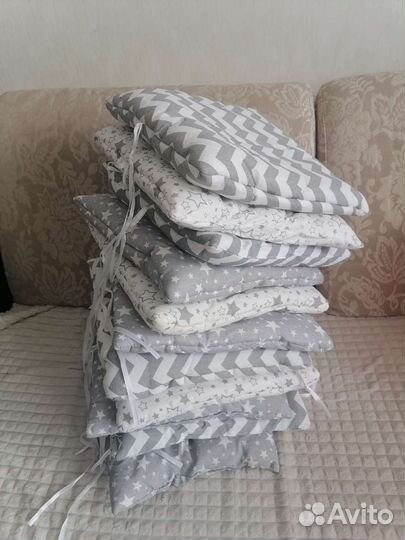 Бортик на детскую кроватку