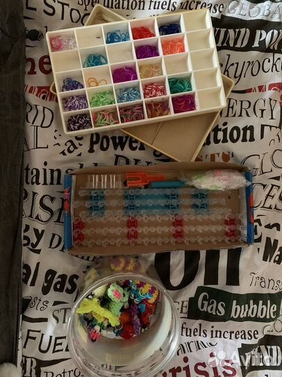 Набор резинок для плетения и игрушки из них