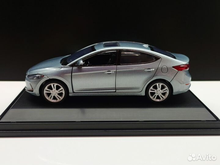 1:40 Hyundai Elantra Gray