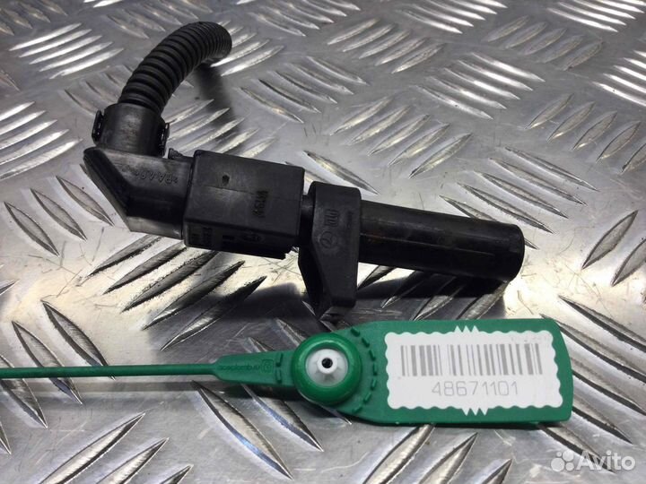 Датчик коленвала Mercedes C-klasse 0031532828 6469