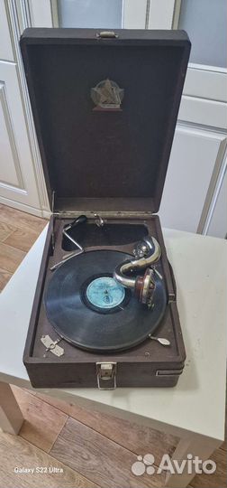 Патефон Коломенского патефонного завода 1935 год 2