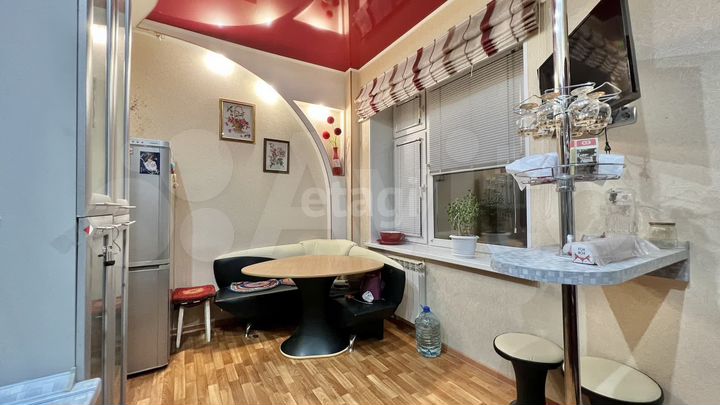 2-к. квартира, 57,3 м², 2/5 эт.