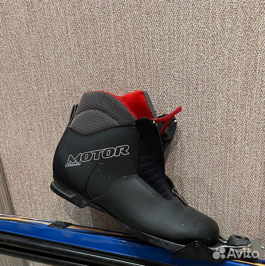 Лыжные ботинки