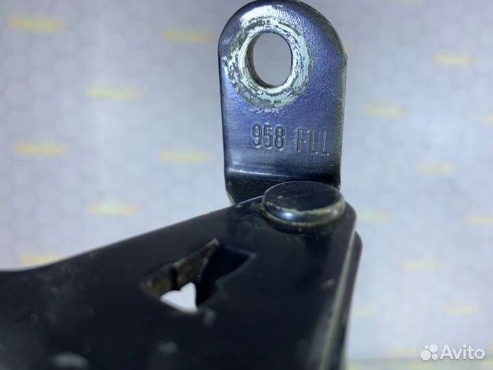 Петля двери нижняя передняя левая Opel Insignia A