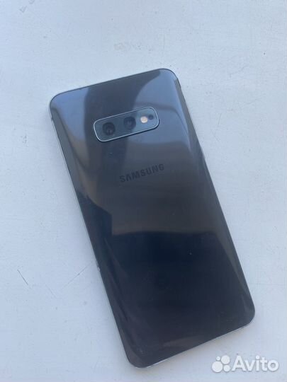 Samsung Galaxy S10e, 6/128 ГБ