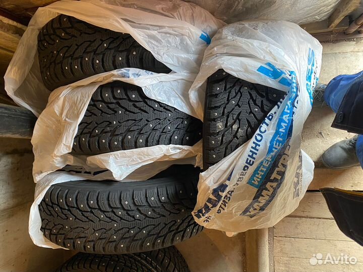 Nokian Tyres Hakkapeliitta 9 SUV 215/60 R17 100T