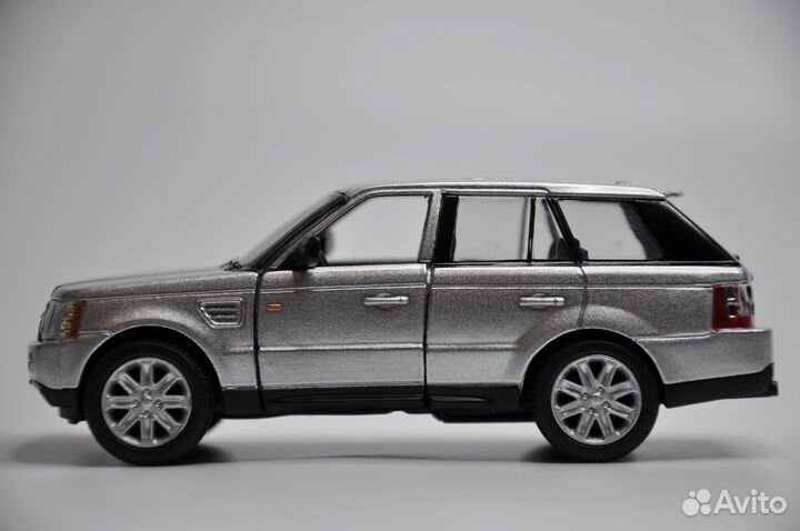 Модель автомобиля Range Rover Sport металл
