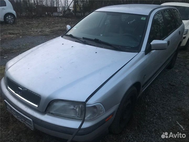 Разбор на запчасти Volvo S40 / V40