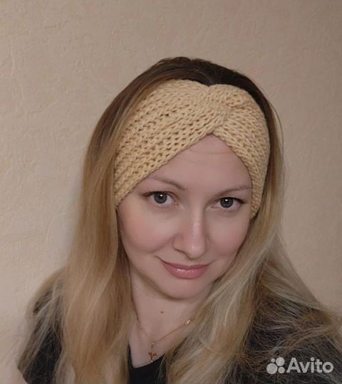 Повязка на голову вязаная ручная работа