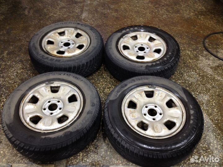 R16 Nokian Tyres Nordman 4 215/65, PCD 5x114.3 DIA 67.1