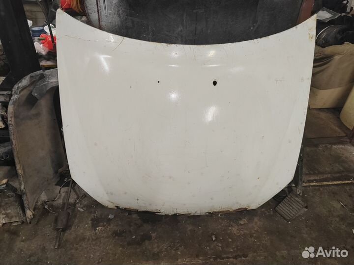 Капот приора