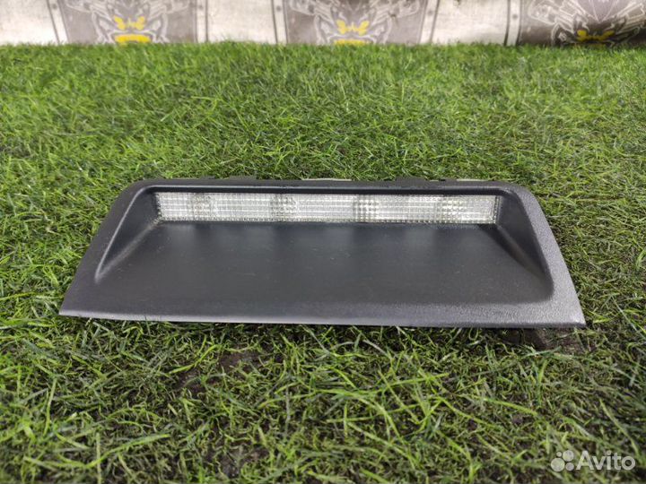 Стоп-сигнал в салоне Toyota Allion/Premio