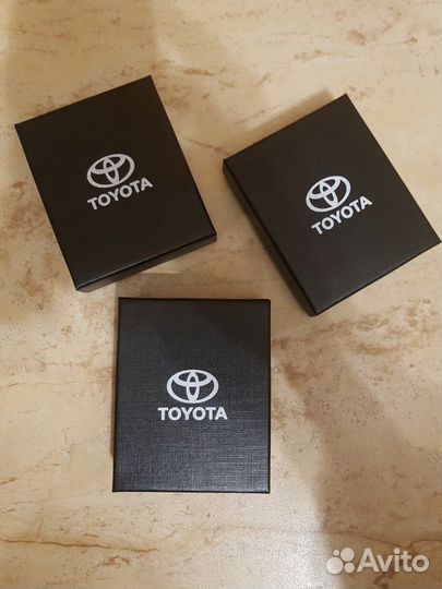 Стильная Флеш карта 32 гб. Ключ от машины Тойота