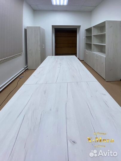 Мебель в офис стол