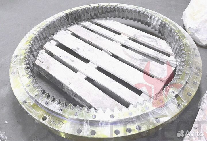 Опорно-поворотный круг PC400LC-7 208-25-61100