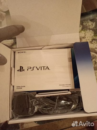 Новая PS Vita Slim (британка)