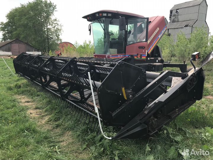 На разборке Macdon Макдон