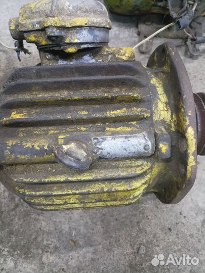 Двигатель трехфазный