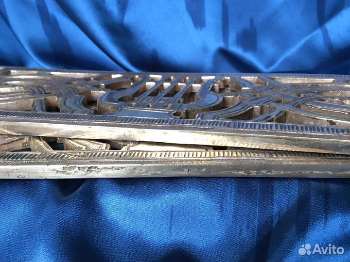 Латунная решетка с узором литая