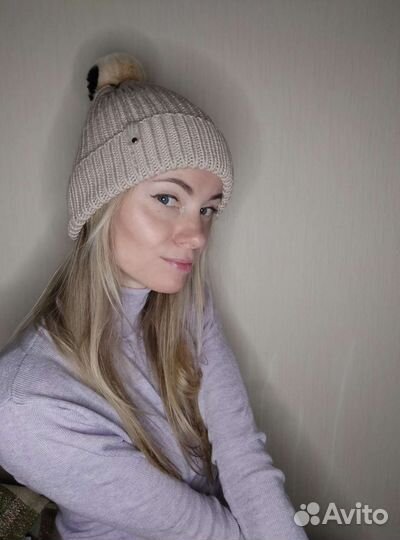 Шапка с помпоном