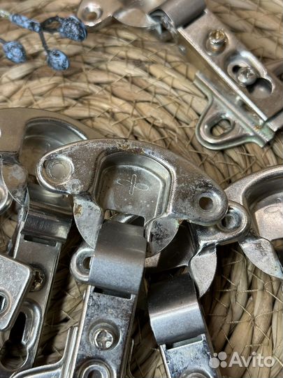 Петли дверные фурнитура мебельная