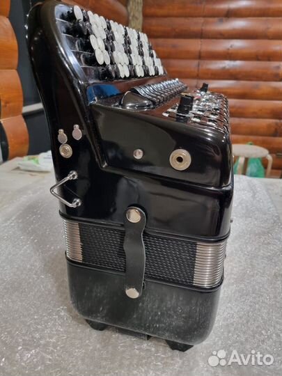 Итальянский баян Bugari