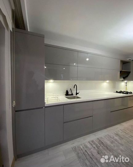 Кухонный гарнитур под потолок