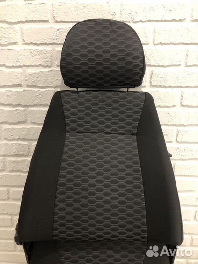 Комплект новых сидений на Ниву