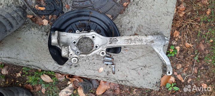 Кулак поворотный audi A8 D3
