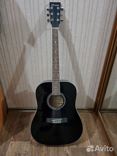 Акустическая гитара