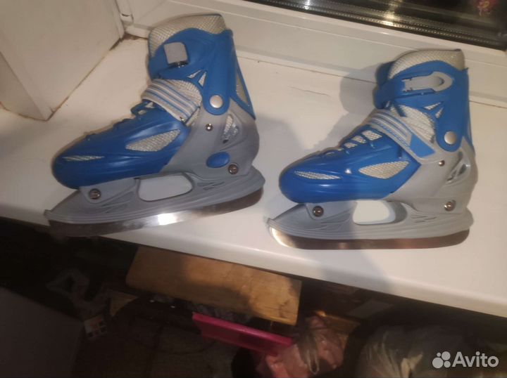 Коньки ледовые