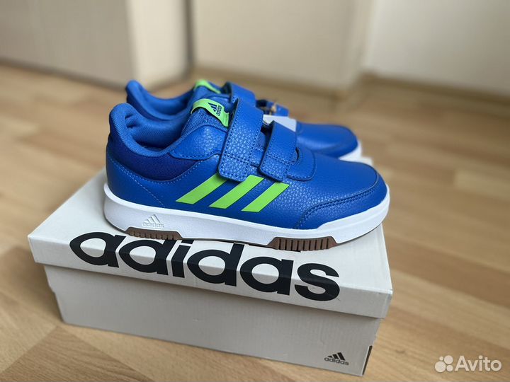 Кроссовки Adidas 35 36 37 EU оригинал новые