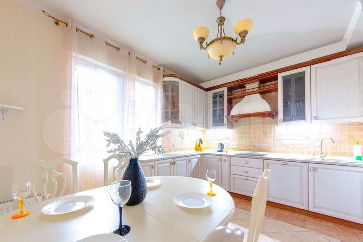 3-к. квартира, 102 м², 7/9 эт.