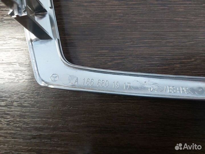 Декоративная накладка Mercedes Gl 500 4Matic 166