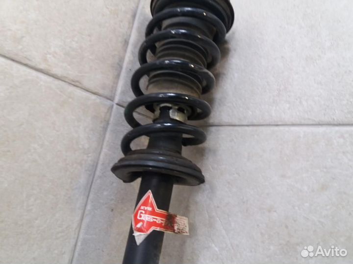 Амортизатор передний левый Toyota Mark X DBA-GRX12