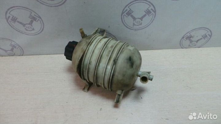 Расширительный бачок системы охлаждения Peugeot