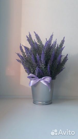 Горшочек с искусственной лавандой