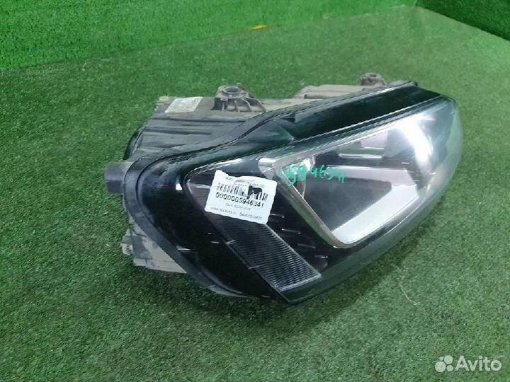 Фара правая Volkswagen Jetta