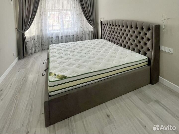 Кровать двуспальная