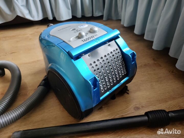 Пылесос Samsung SC6534 1800W в отличном состоянии