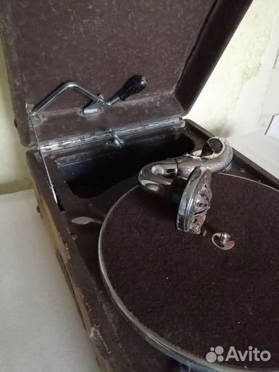 Патефон СССР Коломенский. В ремонт или на запчасти