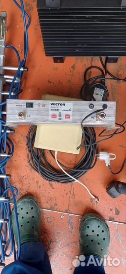 Репитер Vector R-710