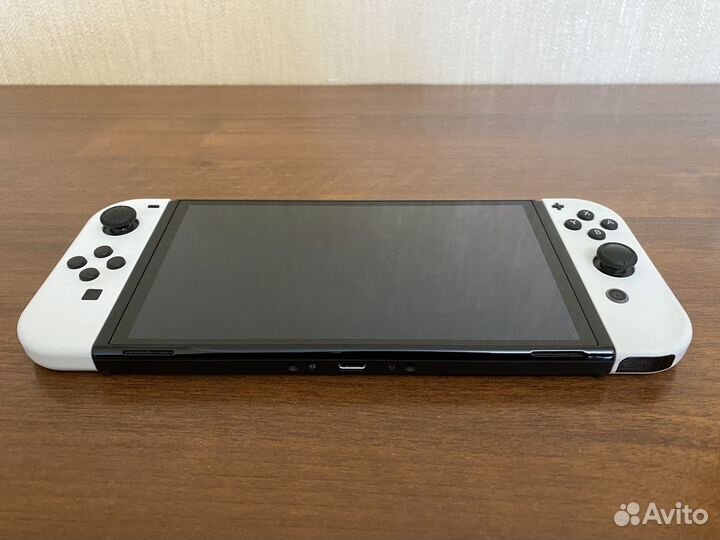 Nintendo switch oled + 2 чехла