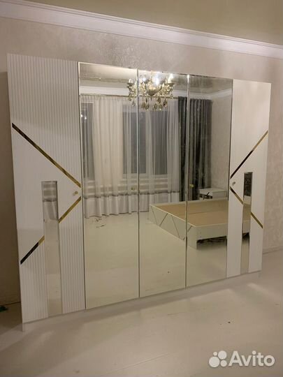 Спальный гарнитур