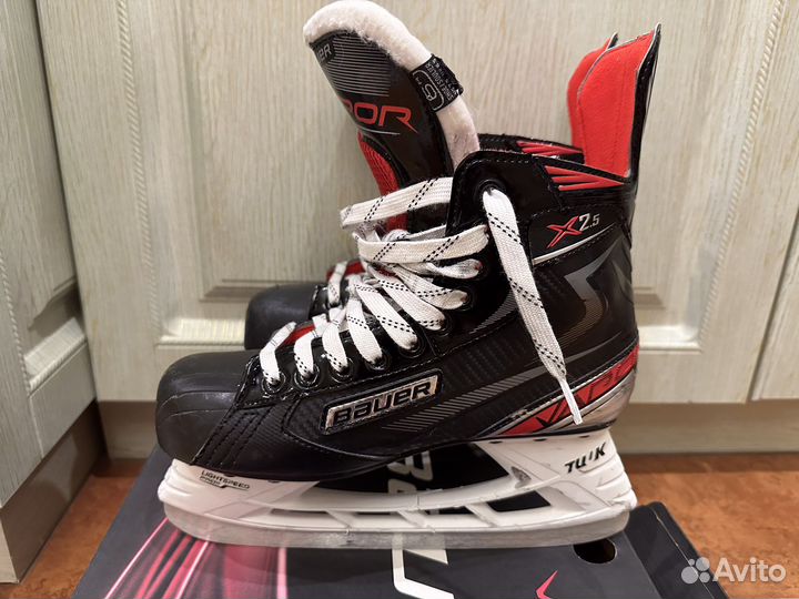 Хоккейные коньки bauer x2.5