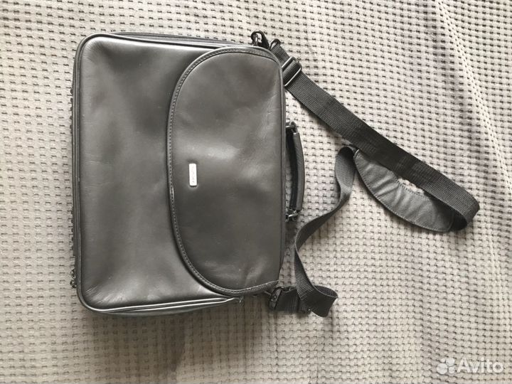 Портфель для ноутбука