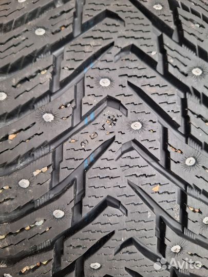 Nokian Tyres Hakkapeliitta 8 SUV 235/60 R18 107T